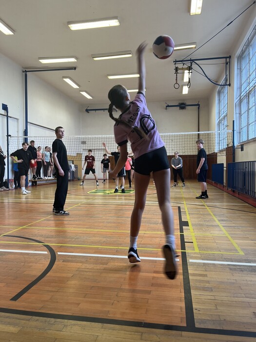 Školní turnaj v přehazované a ve volejbal