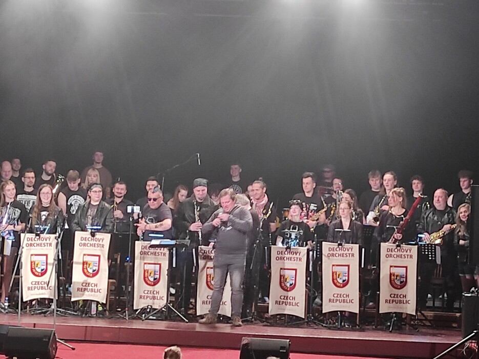 5. A na koncertu, který měl grády!